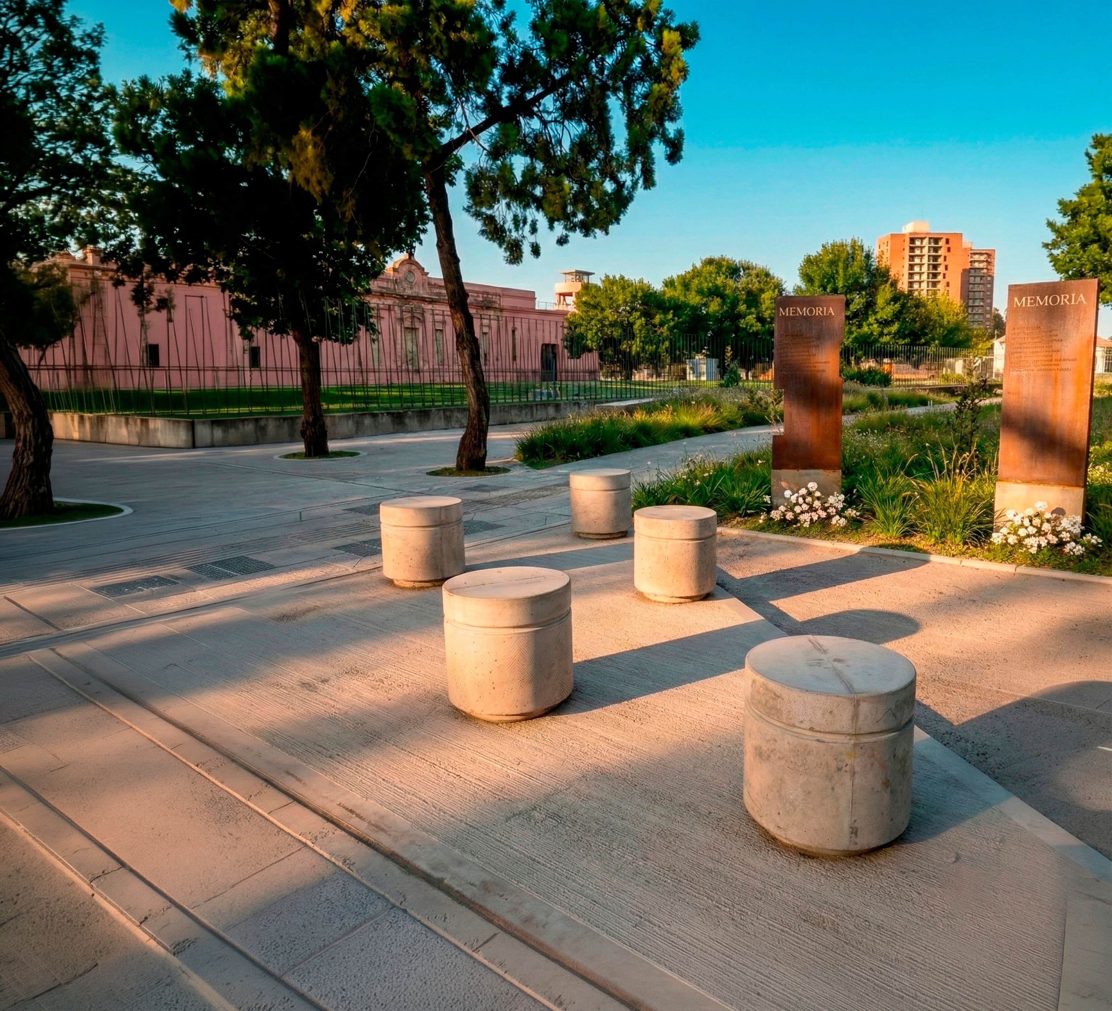 Mobiliario Urbano y Solados